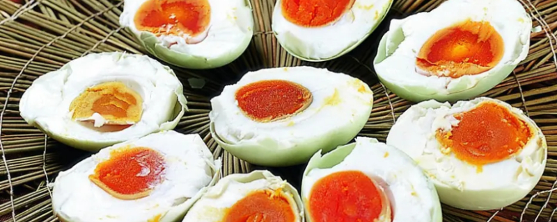 Can dogs eat salted duck eggs?